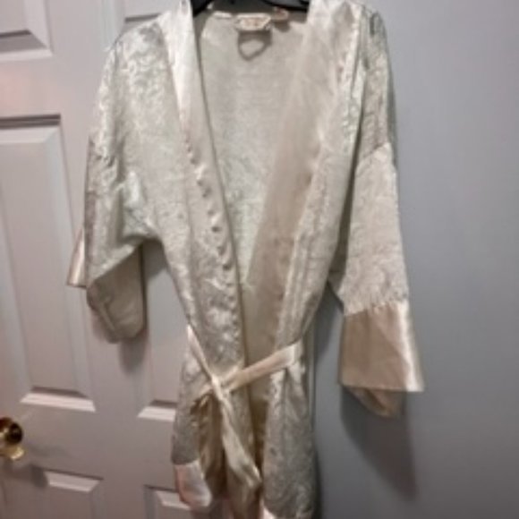Victoria's Secret kimono robe one size - Picture 1 of 5
